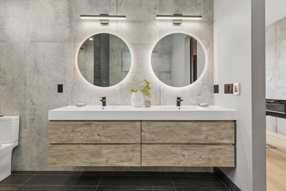 1734 N California Avenue Unit: 3
