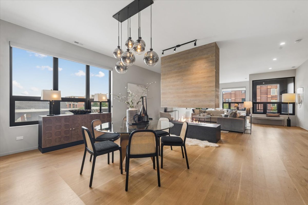 1734 N California Avenue Unit: 3