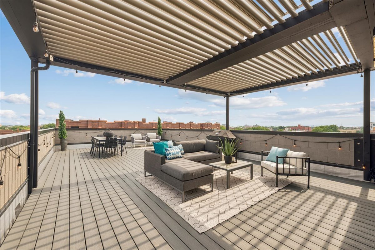 1734 N California Avenue Unit: 3