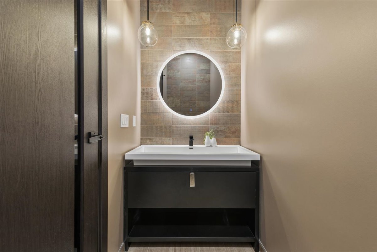 1734 N California Avenue Unit: 3