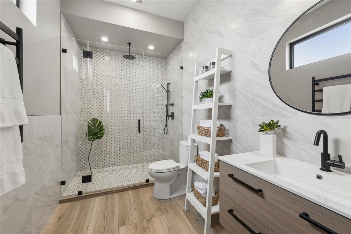 1734 N California Avenue Unit: 3