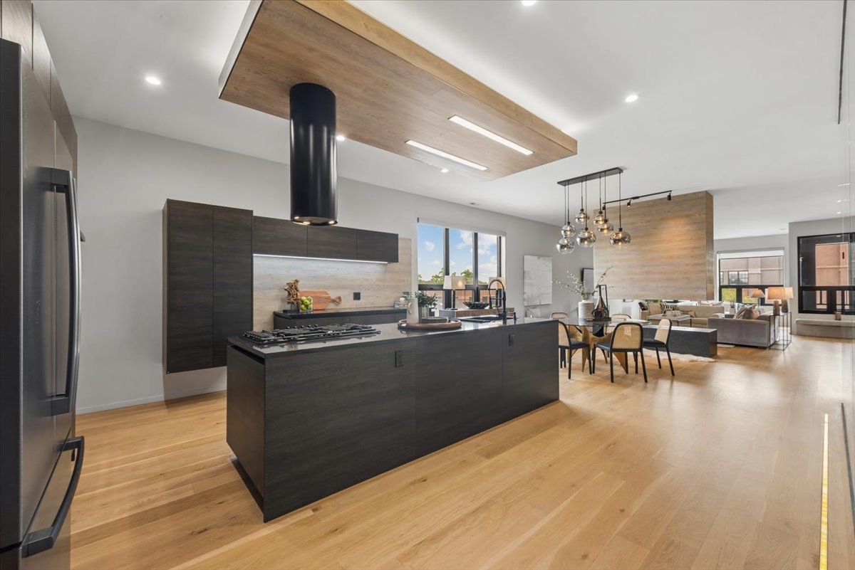 1734 N California Avenue Unit: 3