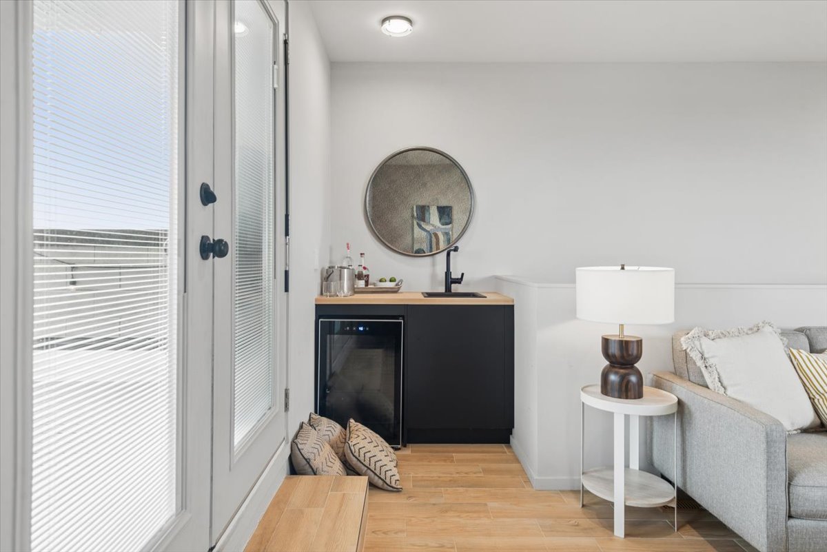 1734 N California Avenue Unit: 3
