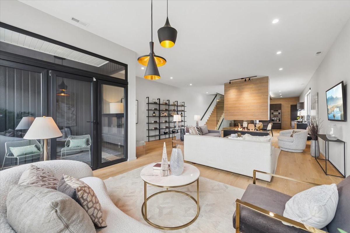 1734 N California Avenue Unit: 3