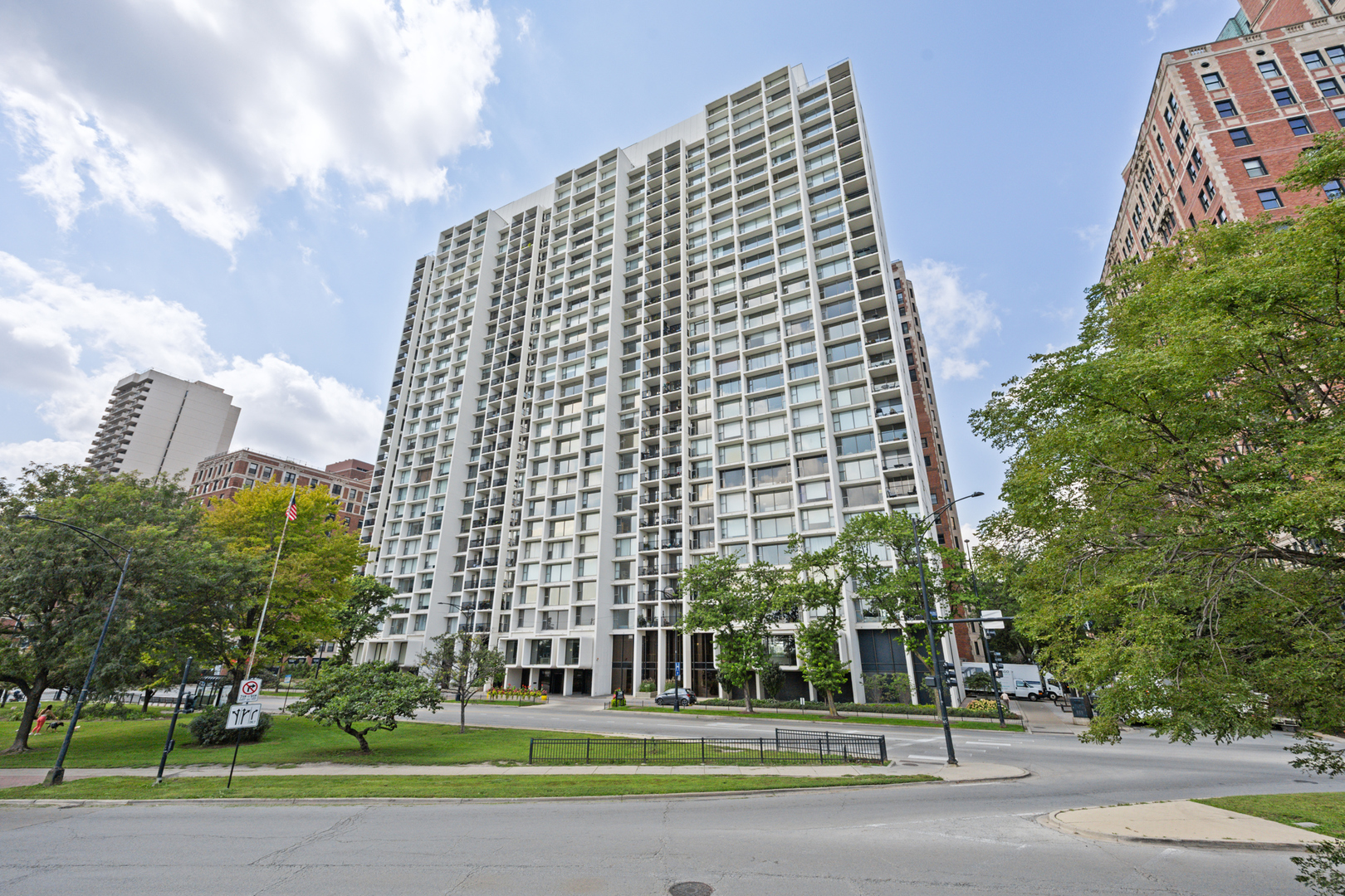 3200 N Lake Shore Drive Unit: 2604