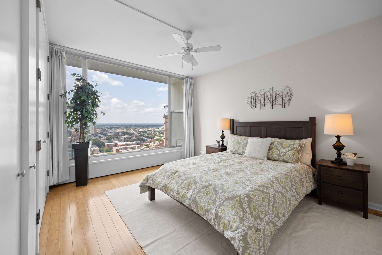 3200 N Lake Shore Drive Unit: 2604