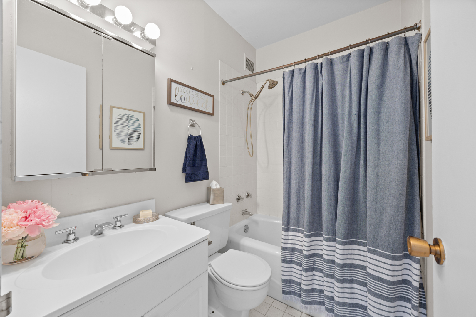 3200 N Lake Shore Drive Unit: 2604