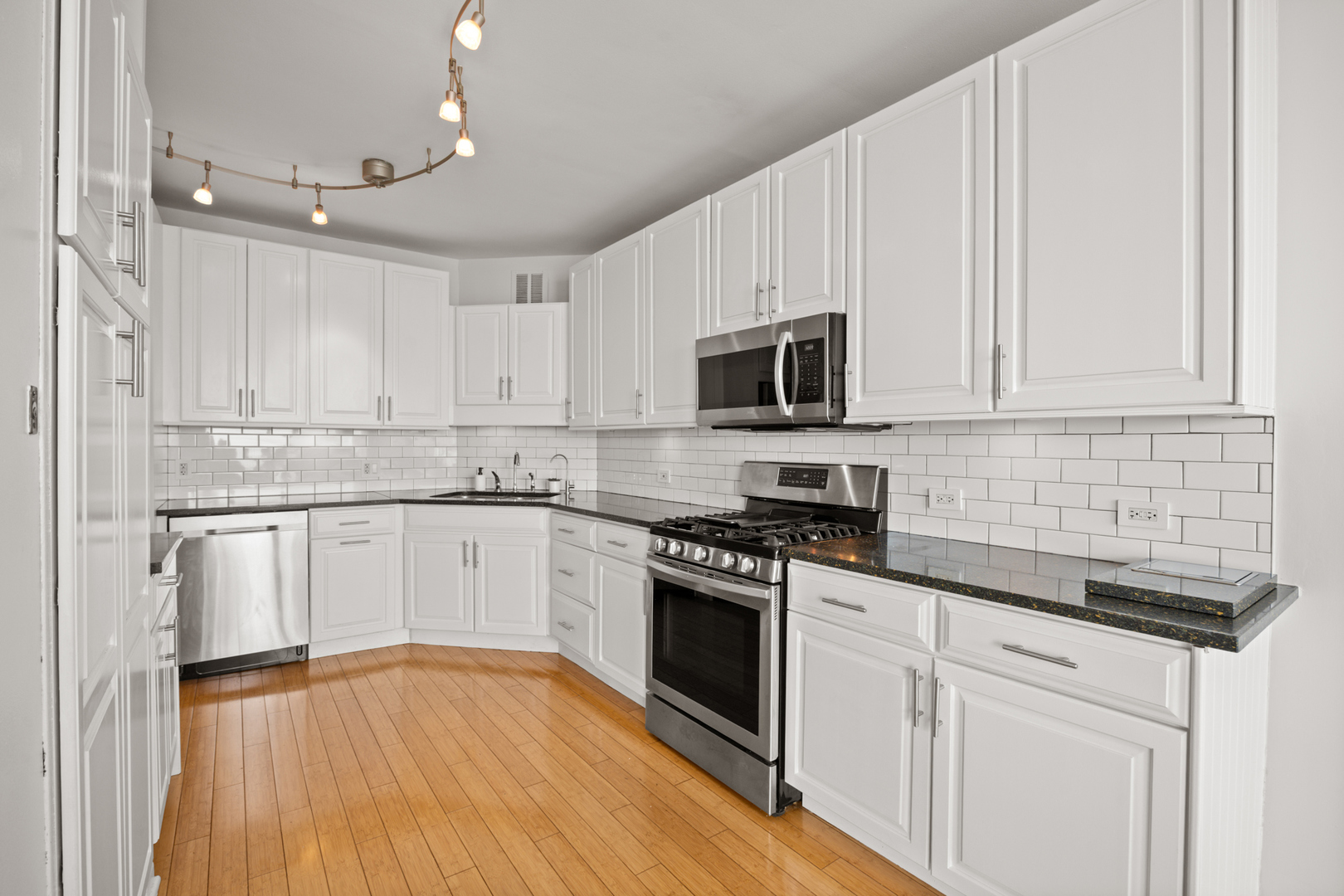3200 N Lake Shore Drive Unit: 2604