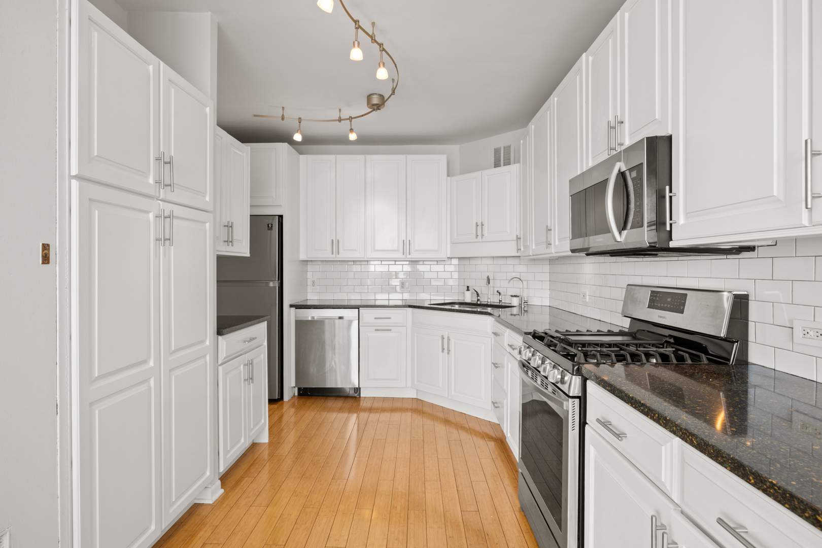 3200 N Lake Shore Drive Unit: 2604