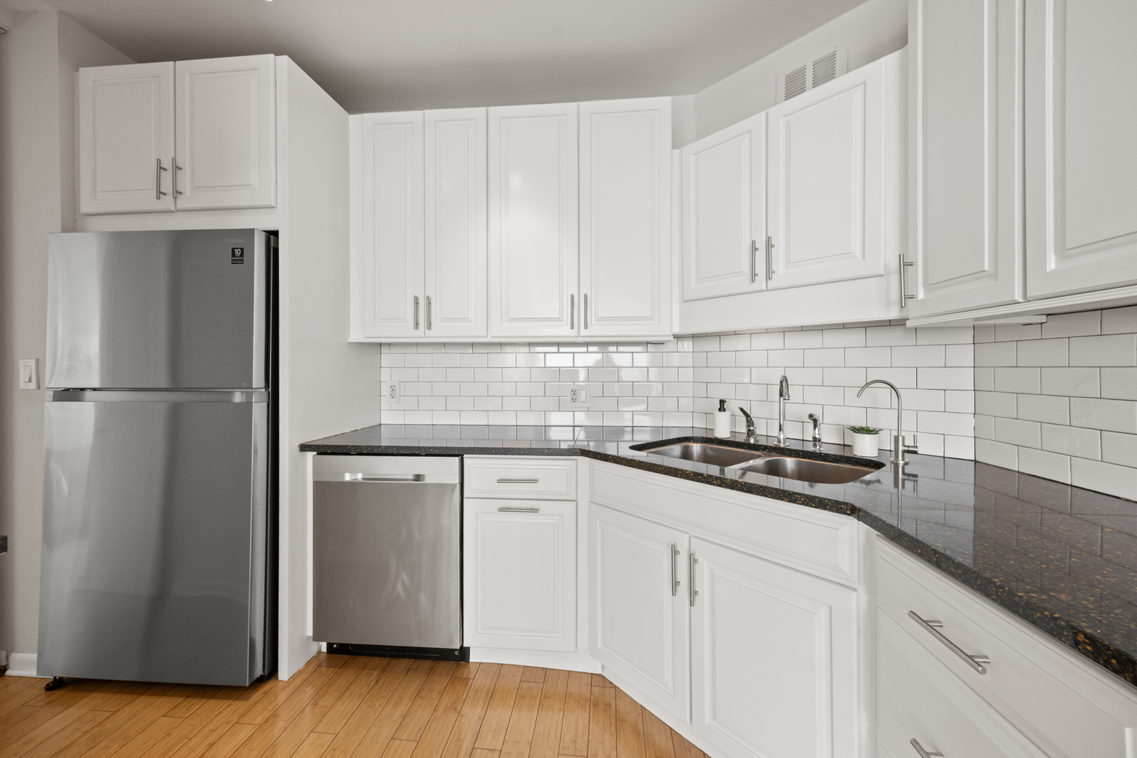 3200 N Lake Shore Drive Unit: 2604