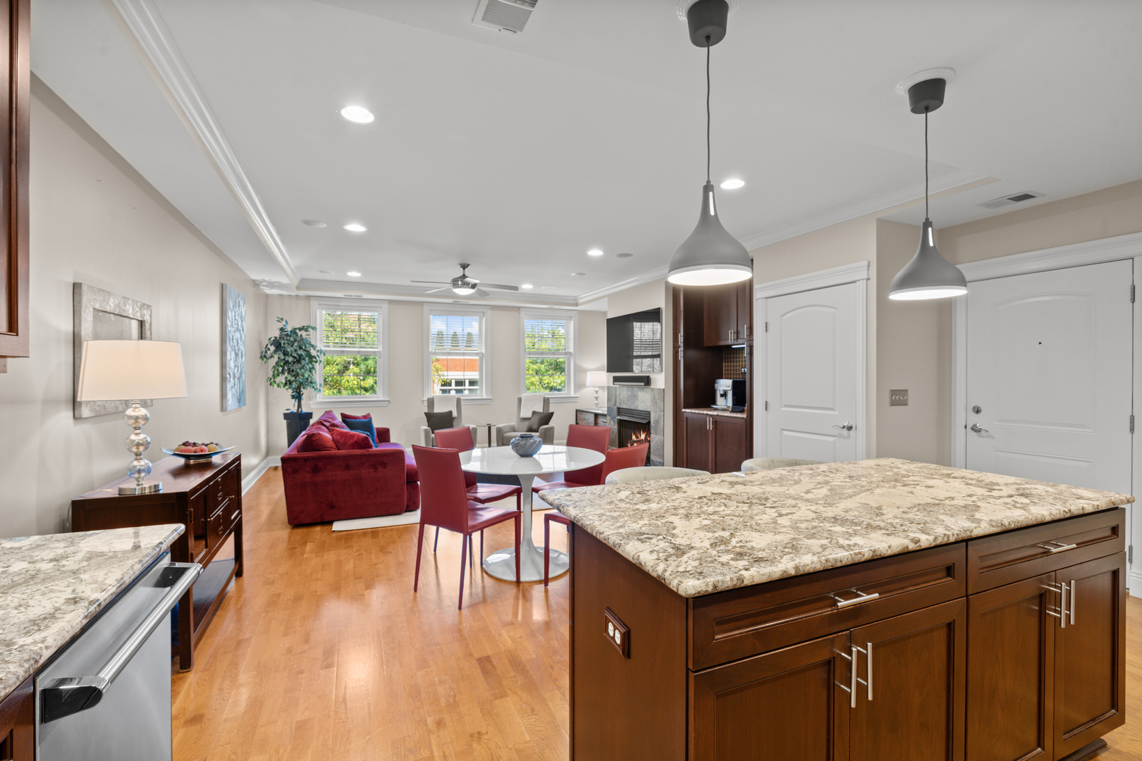 1921 W Diversey Parkway Unit: 402