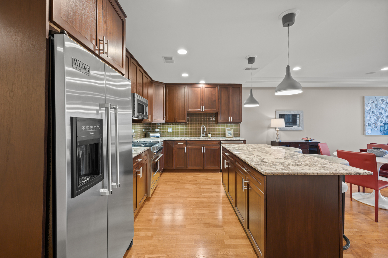 1921 W Diversey Parkway Unit: 402