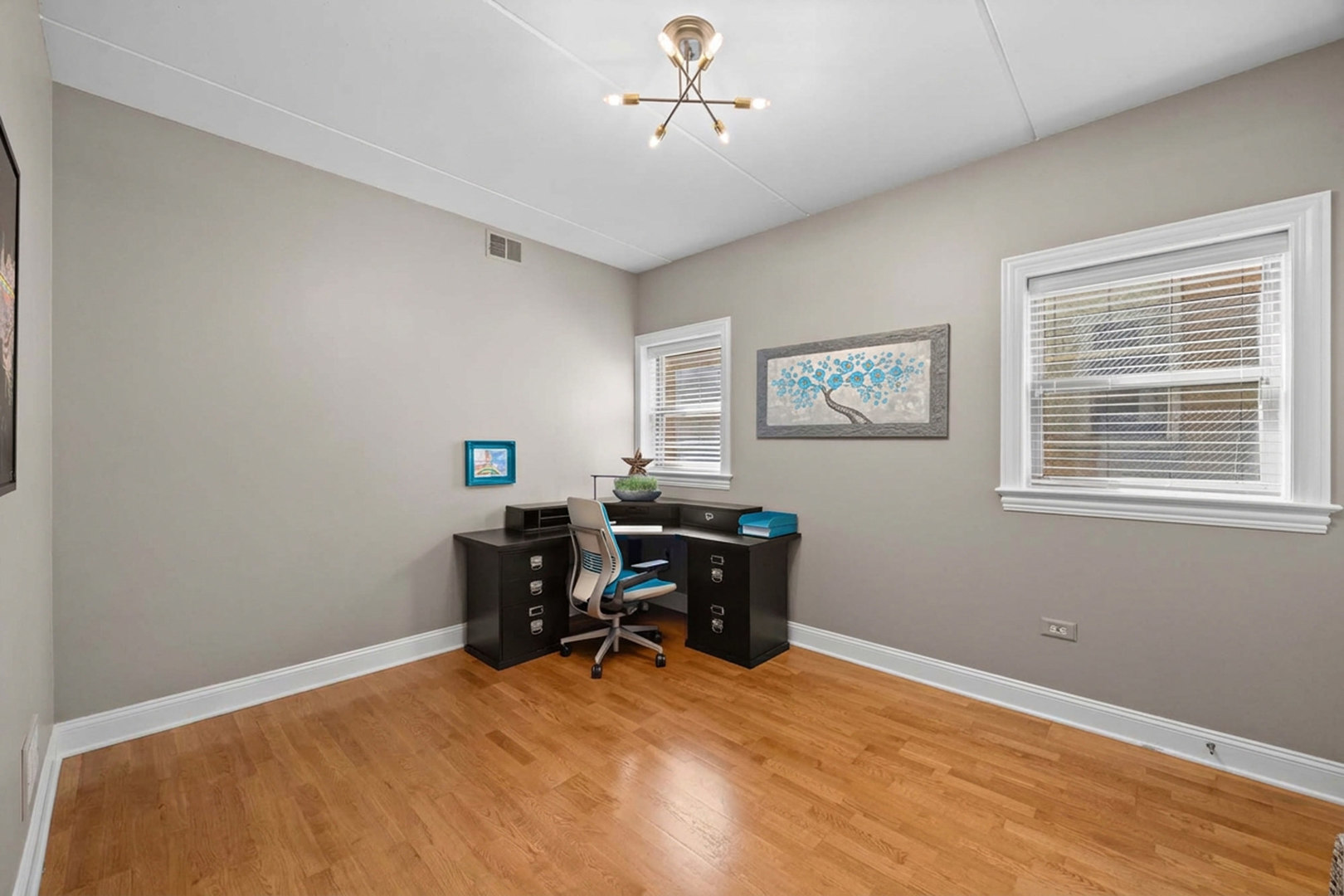 1921 W Diversey Parkway Unit: 402
