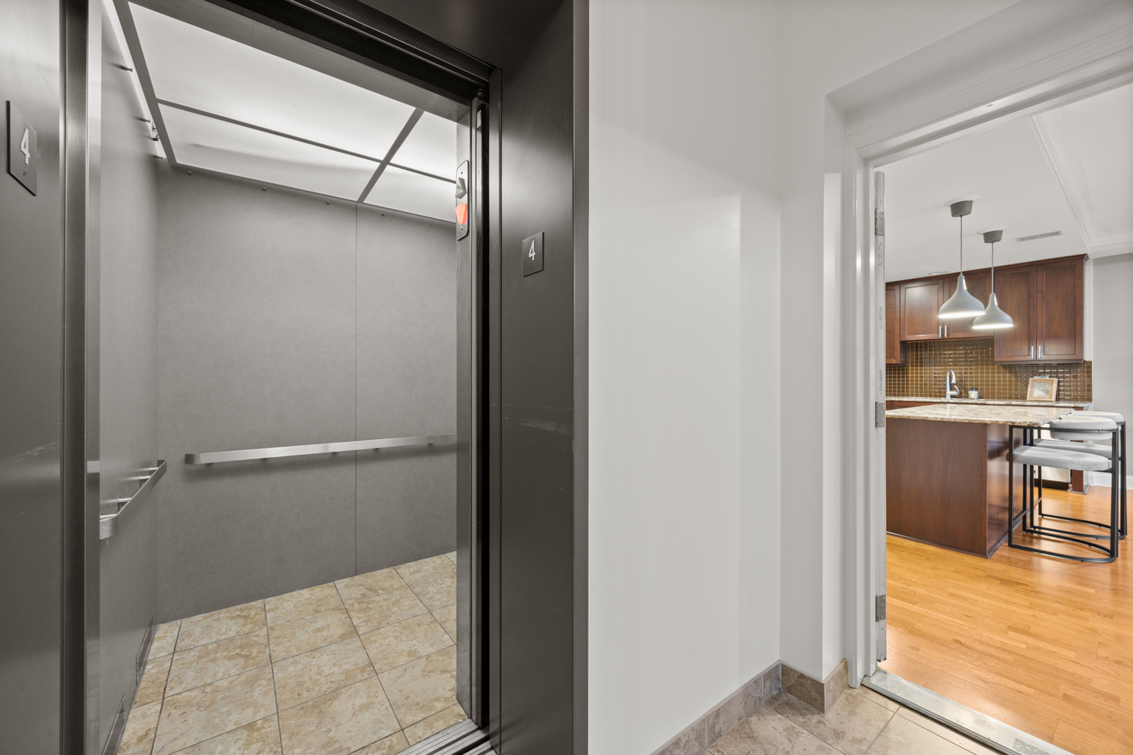 1921 W Diversey Parkway Unit: 402
