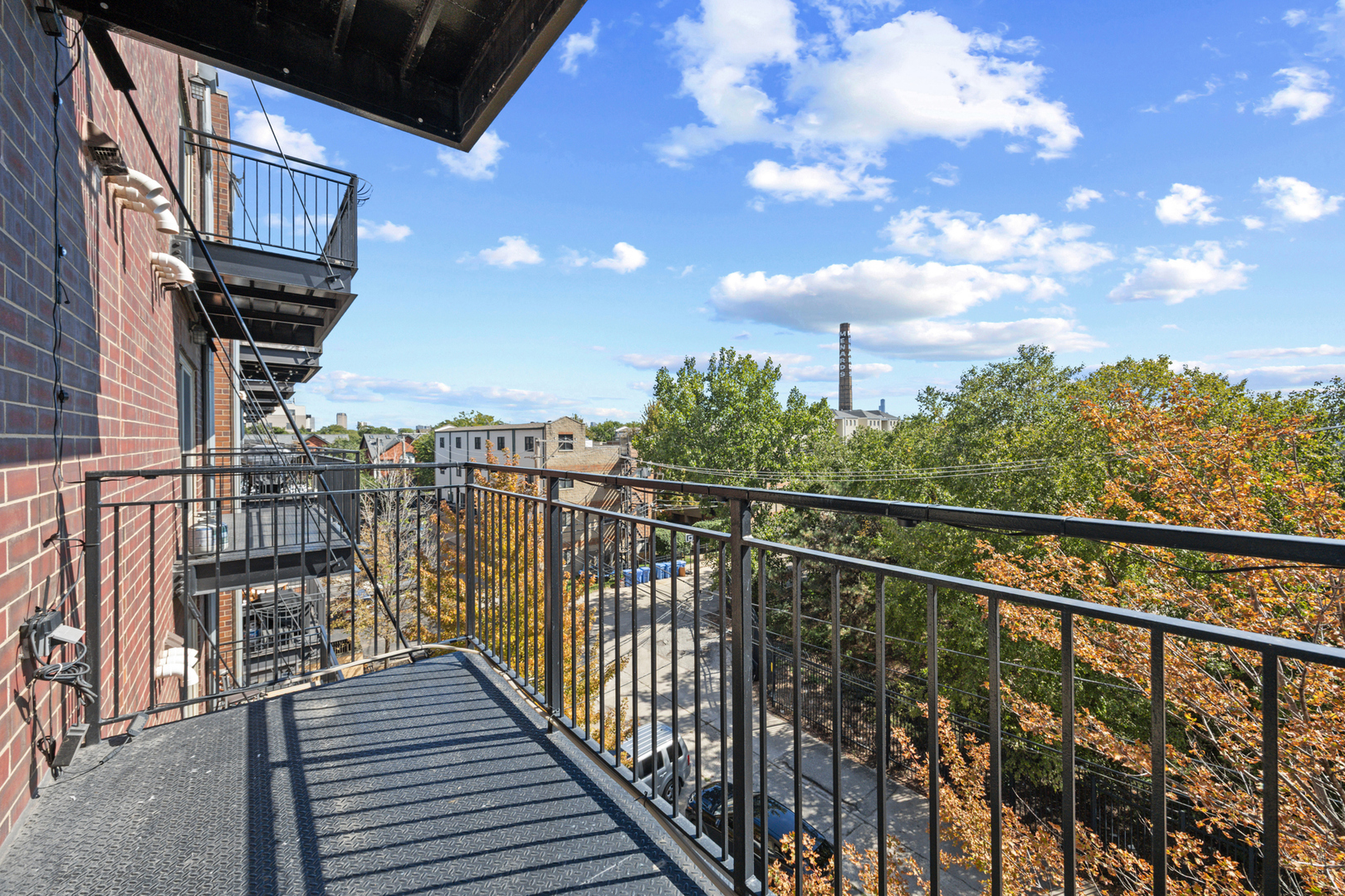1921 W Diversey Parkway Unit: 402