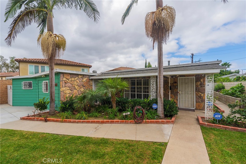 4761 Daisy Avenue