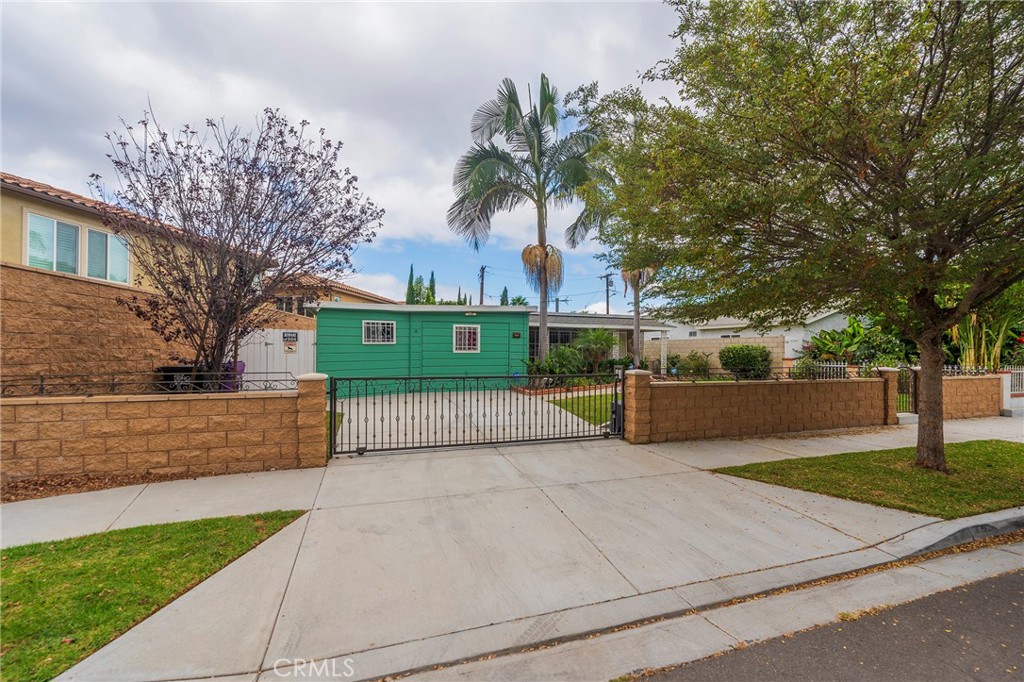 4761 Daisy Avenue