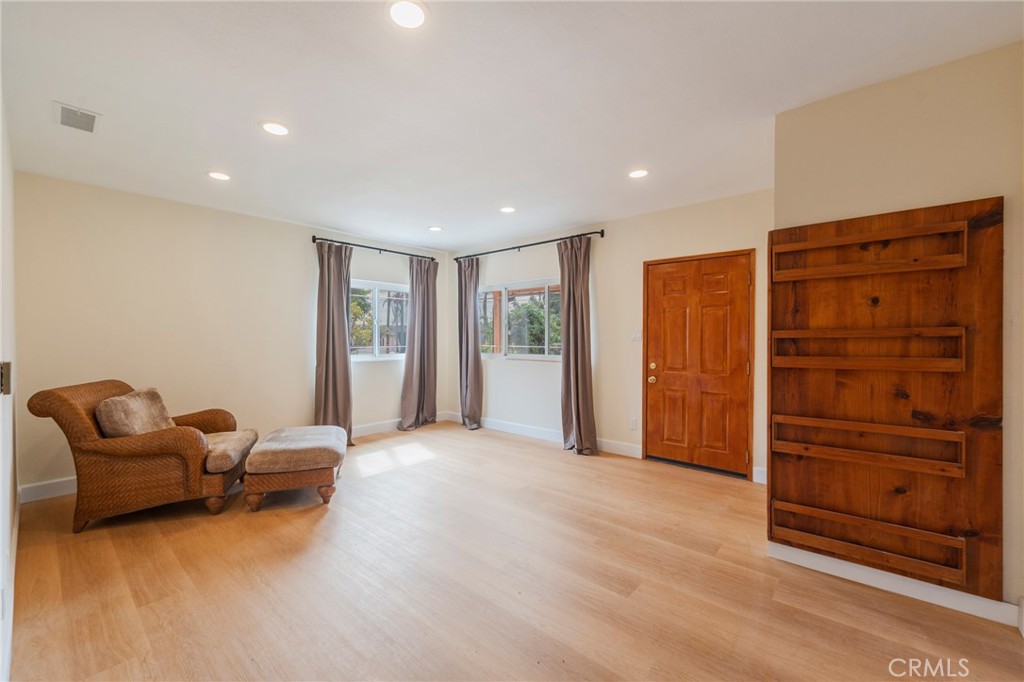 1345 W 219th