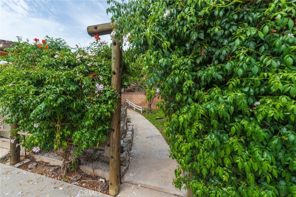 1345 W 219th