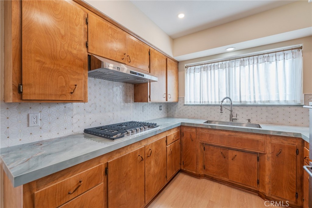 1345 W 219th