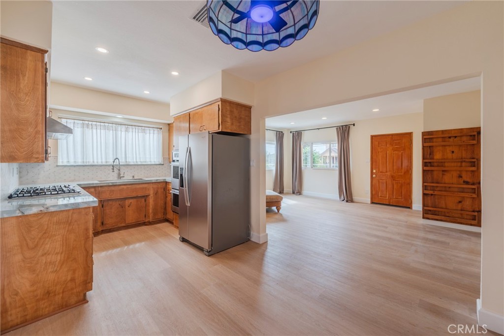 1345 W 219th