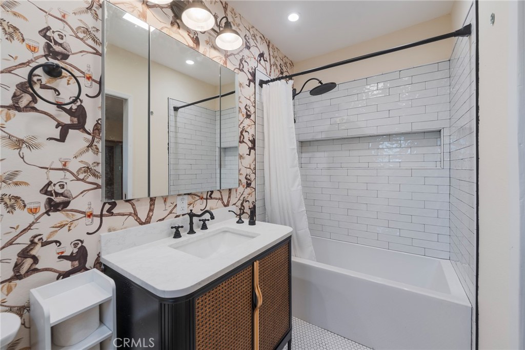 1345 W 219th