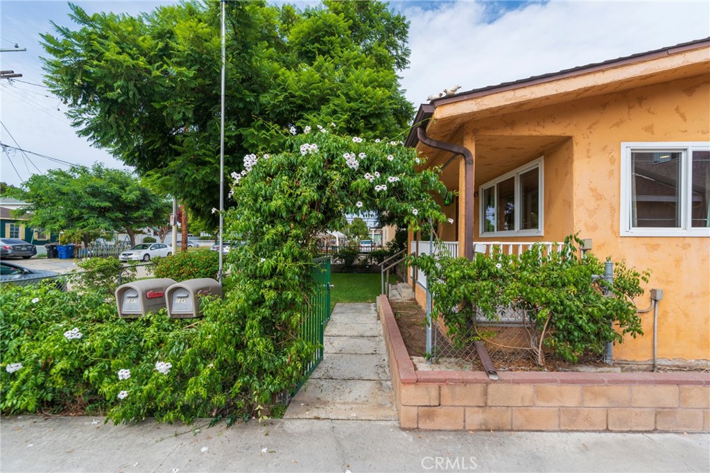 1345 W 219th