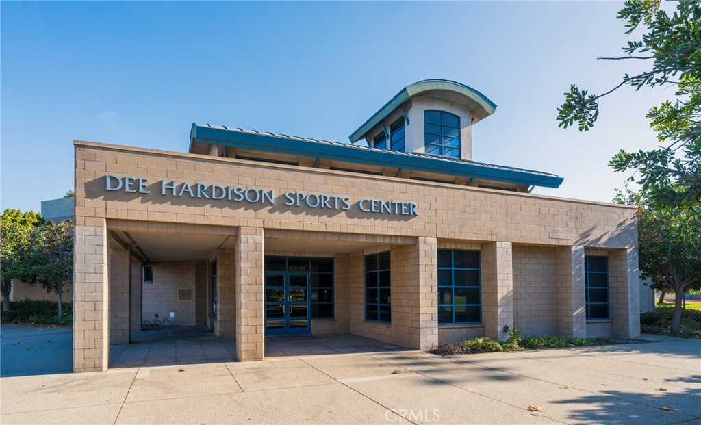 1345 W 219th