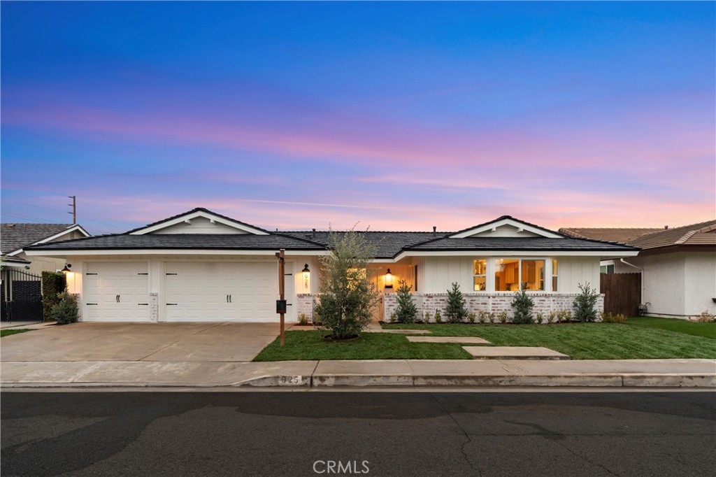 925 E La Veta Avenue