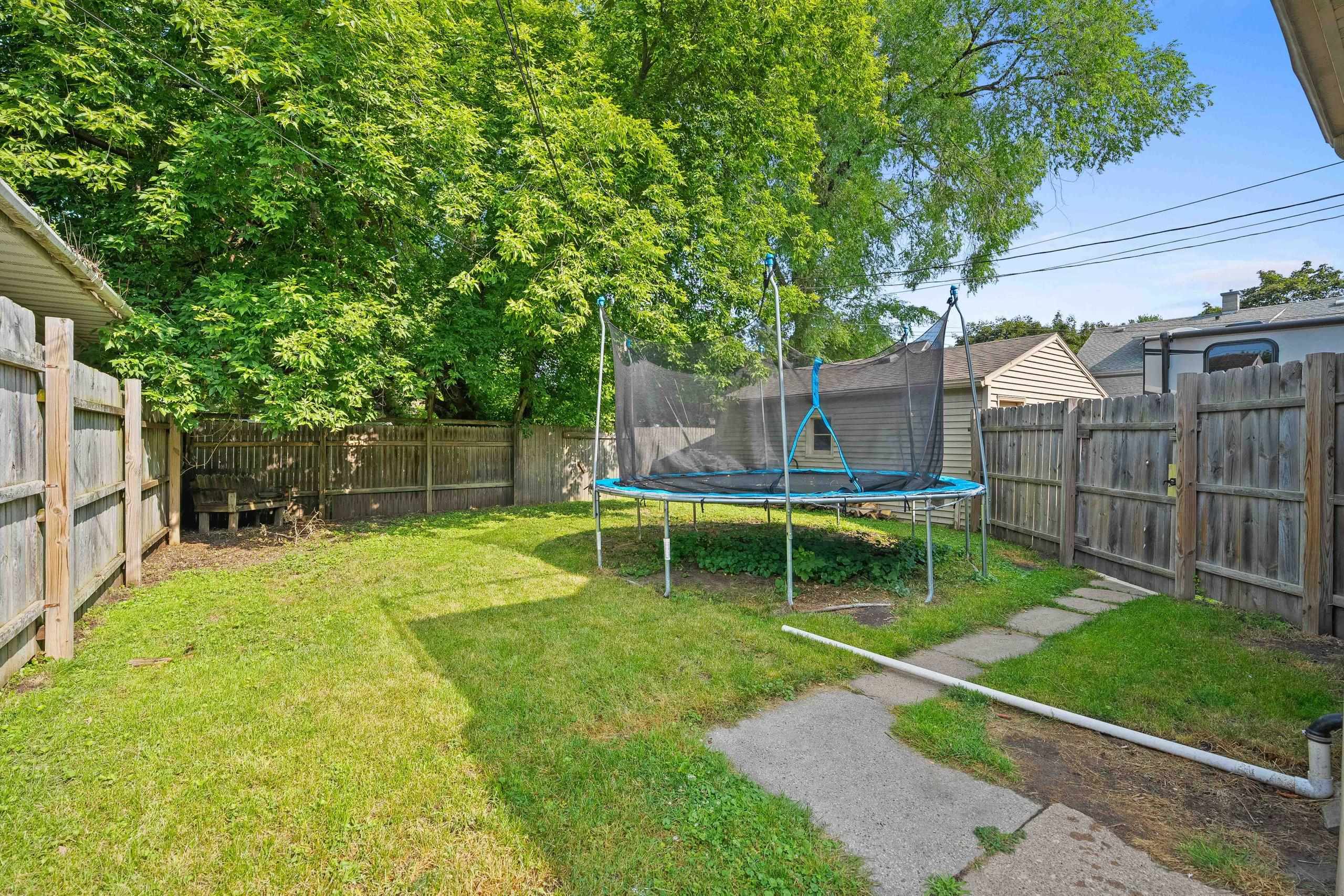 337 N OAKLAND Avenue