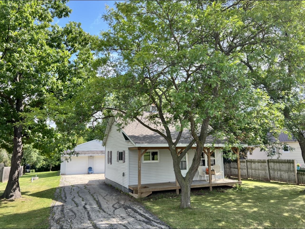3079 LOST DAUPHIN Road