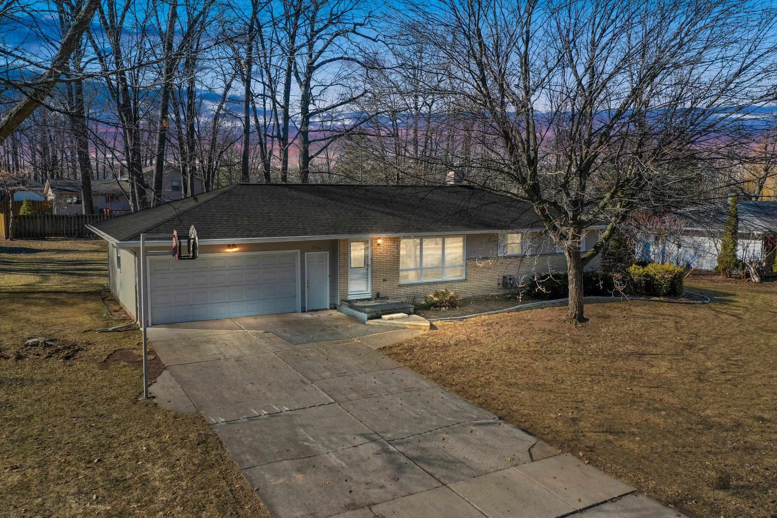 1256 HOBART Drive