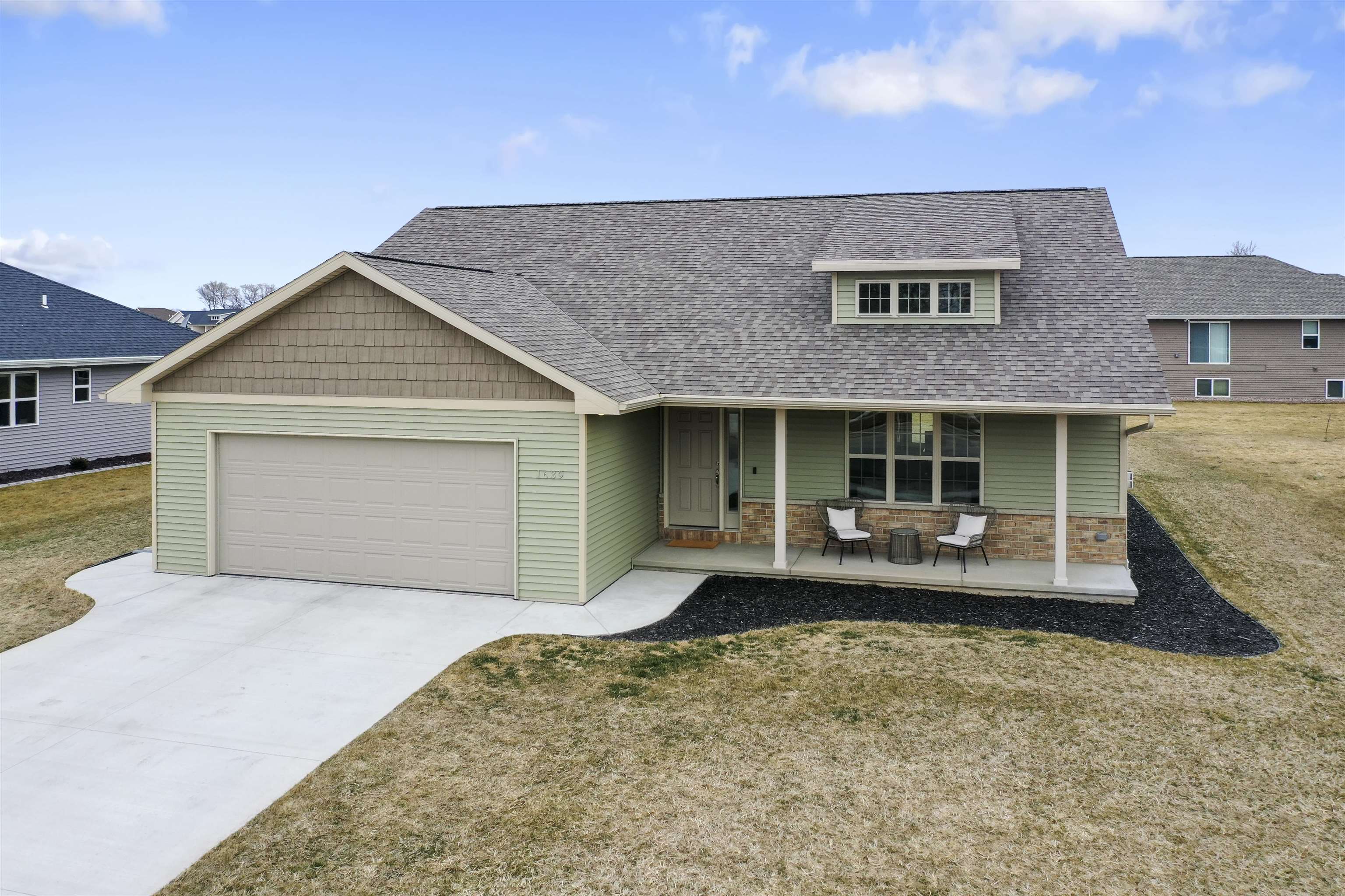 1639 MARIE Lane