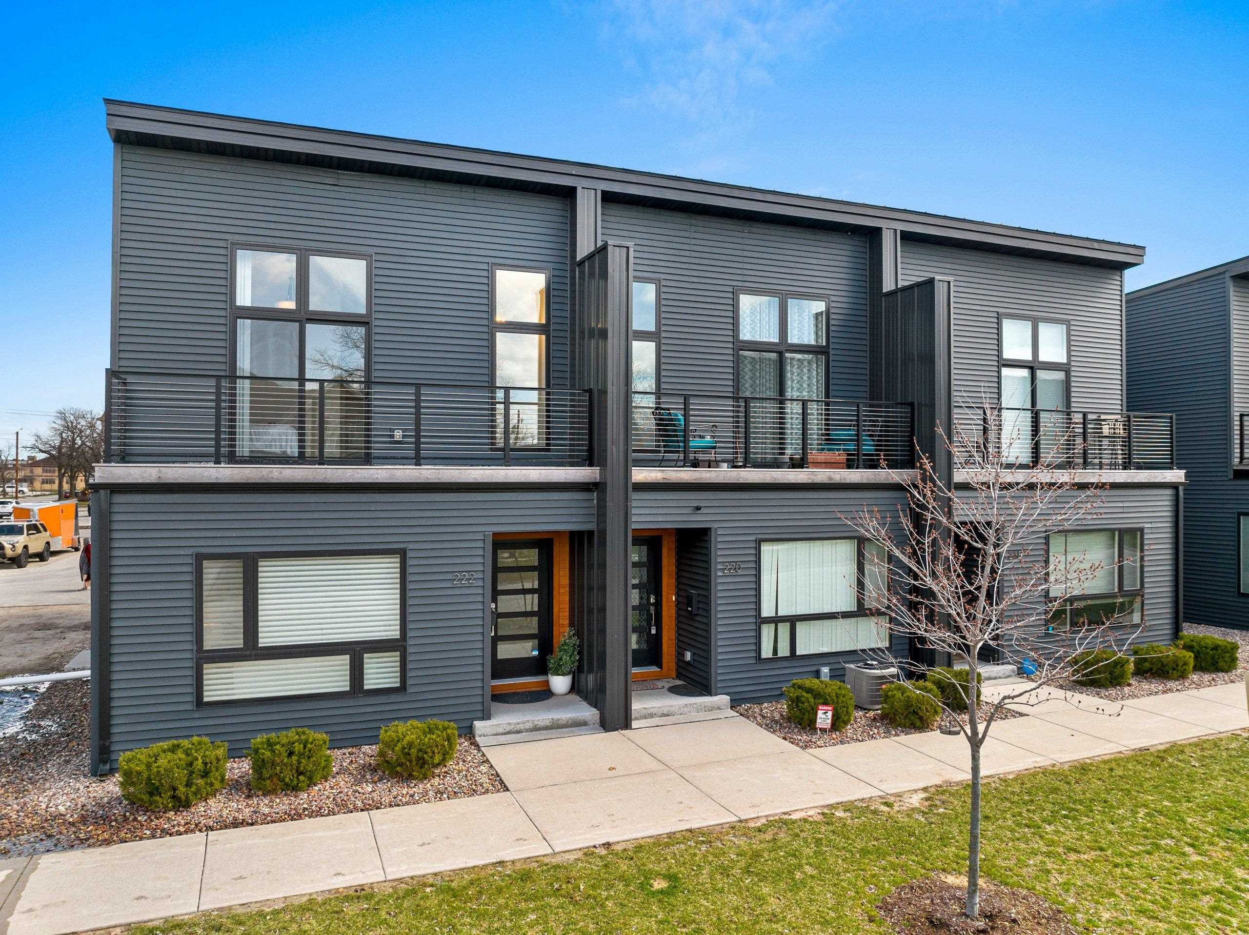 222 N VAN BUREN Street