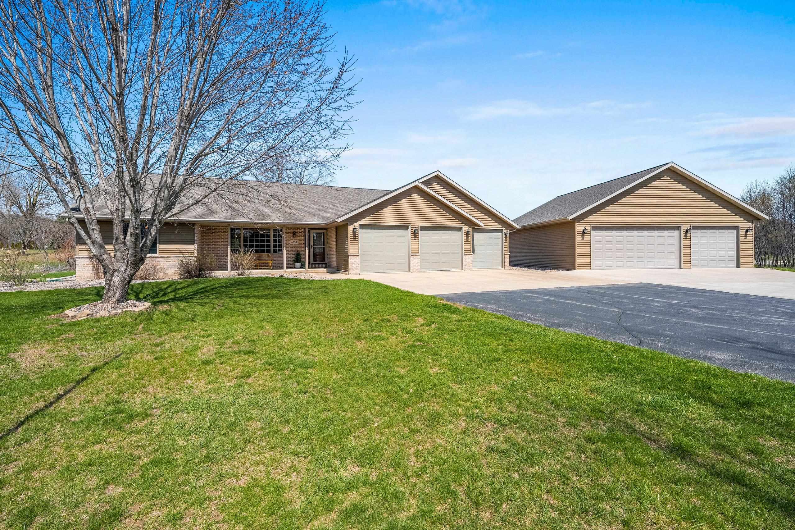 1484 HAYWOOD Lane