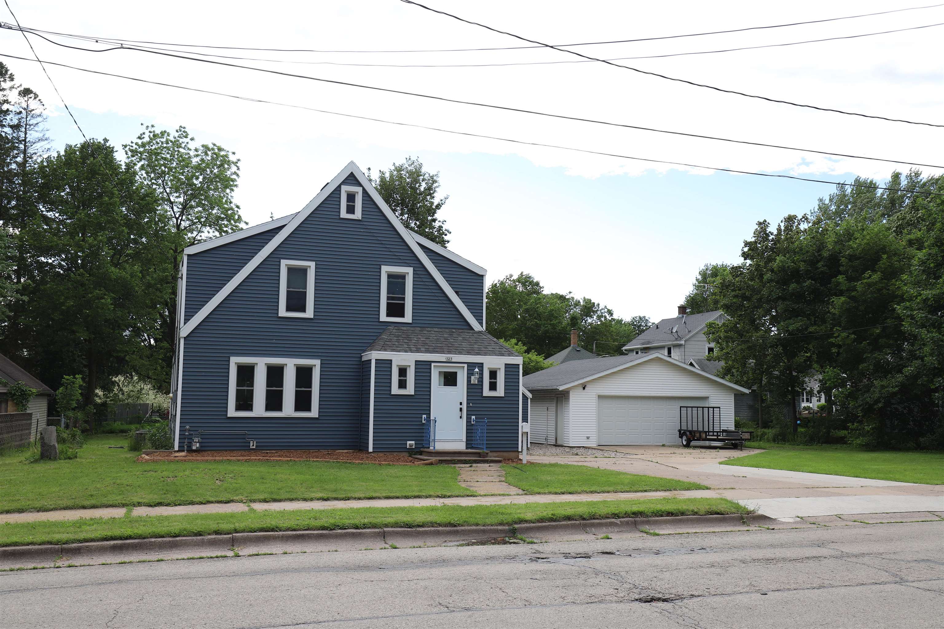 121 N CLINTON Avenue