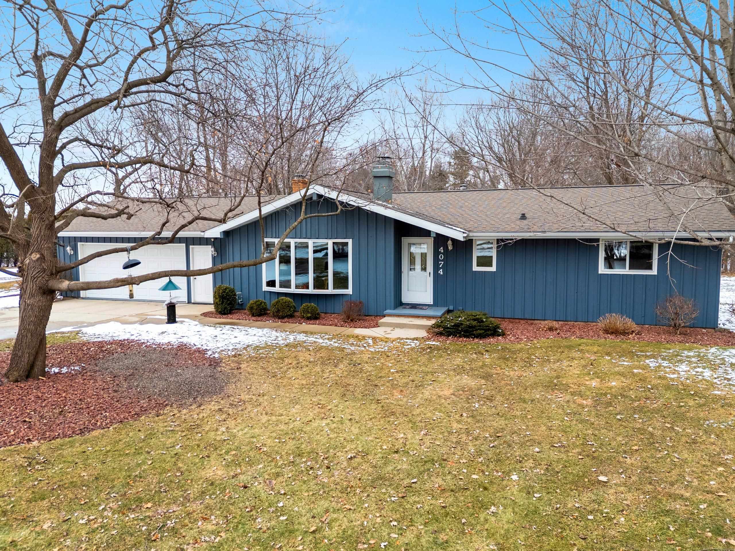 4074 LINDEN Lane