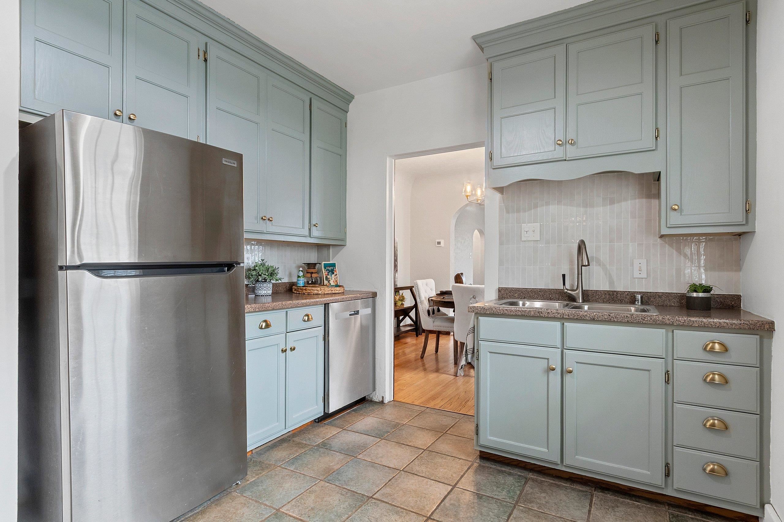 904 ALLOUEZ Terrace
