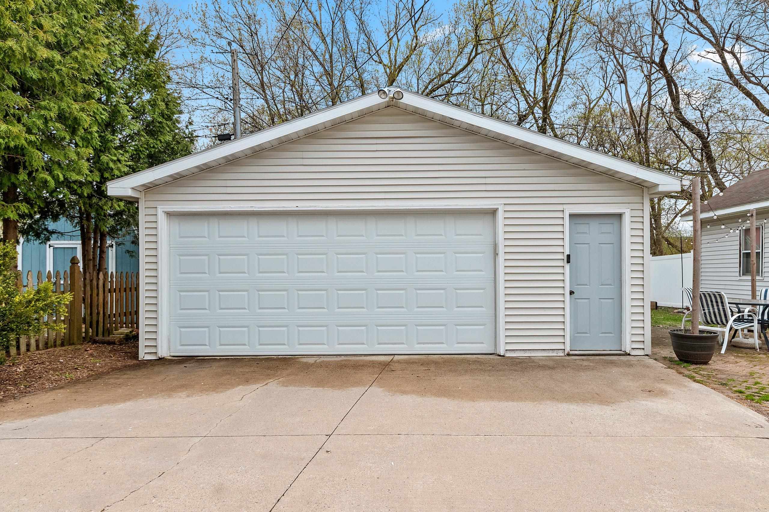 904 ALLOUEZ Terrace