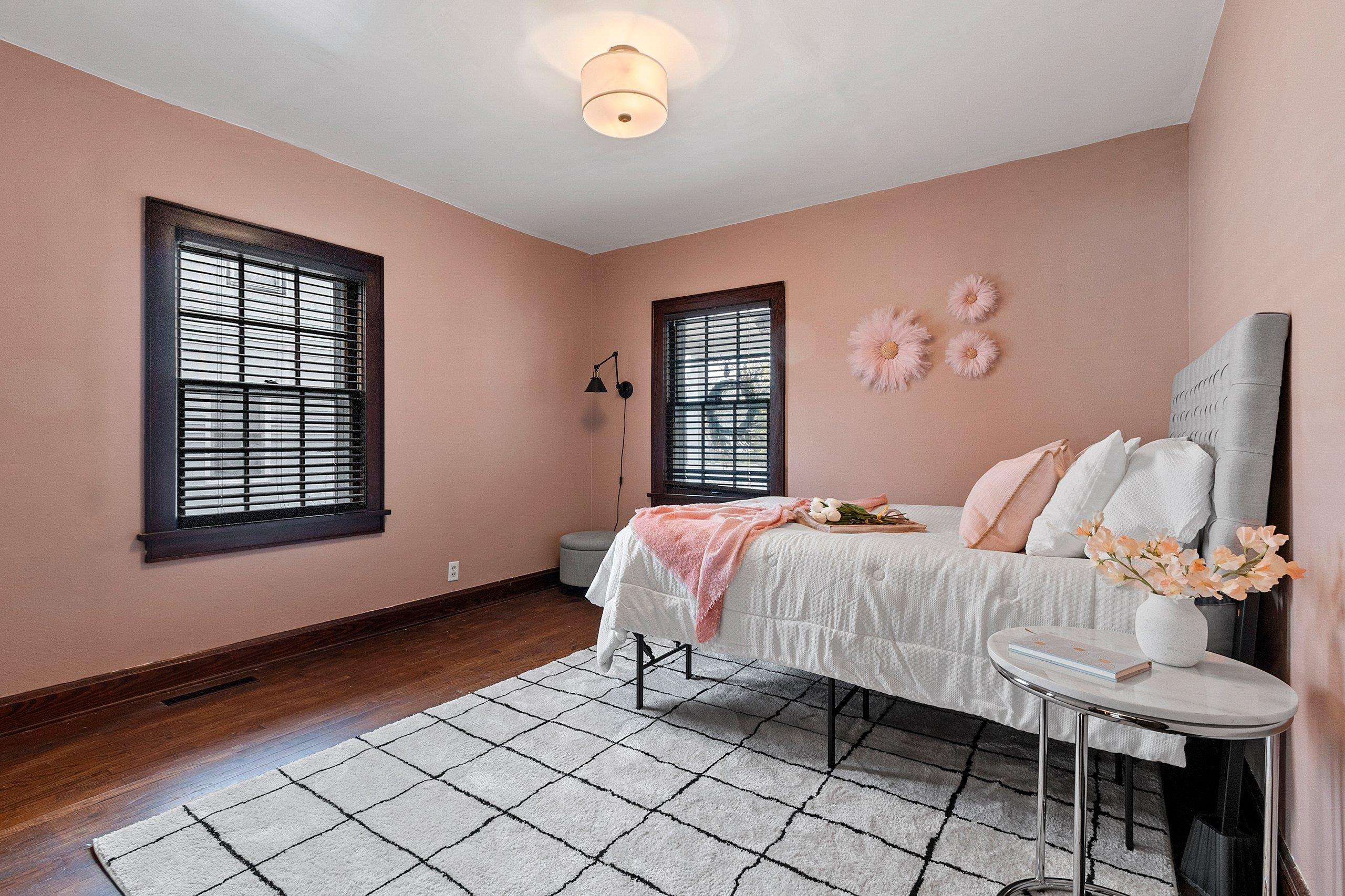 904 ALLOUEZ Terrace