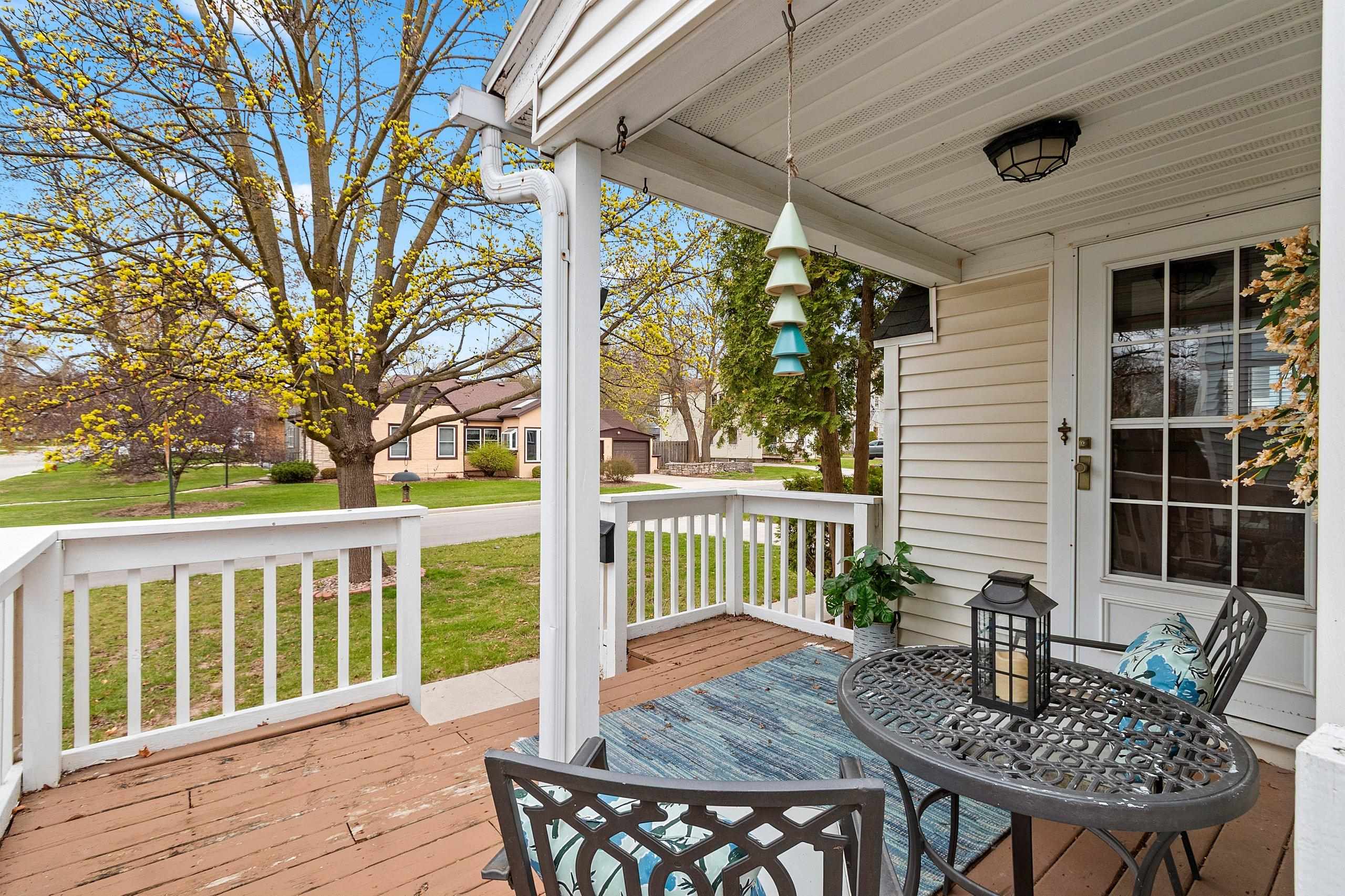 904 ALLOUEZ Terrace