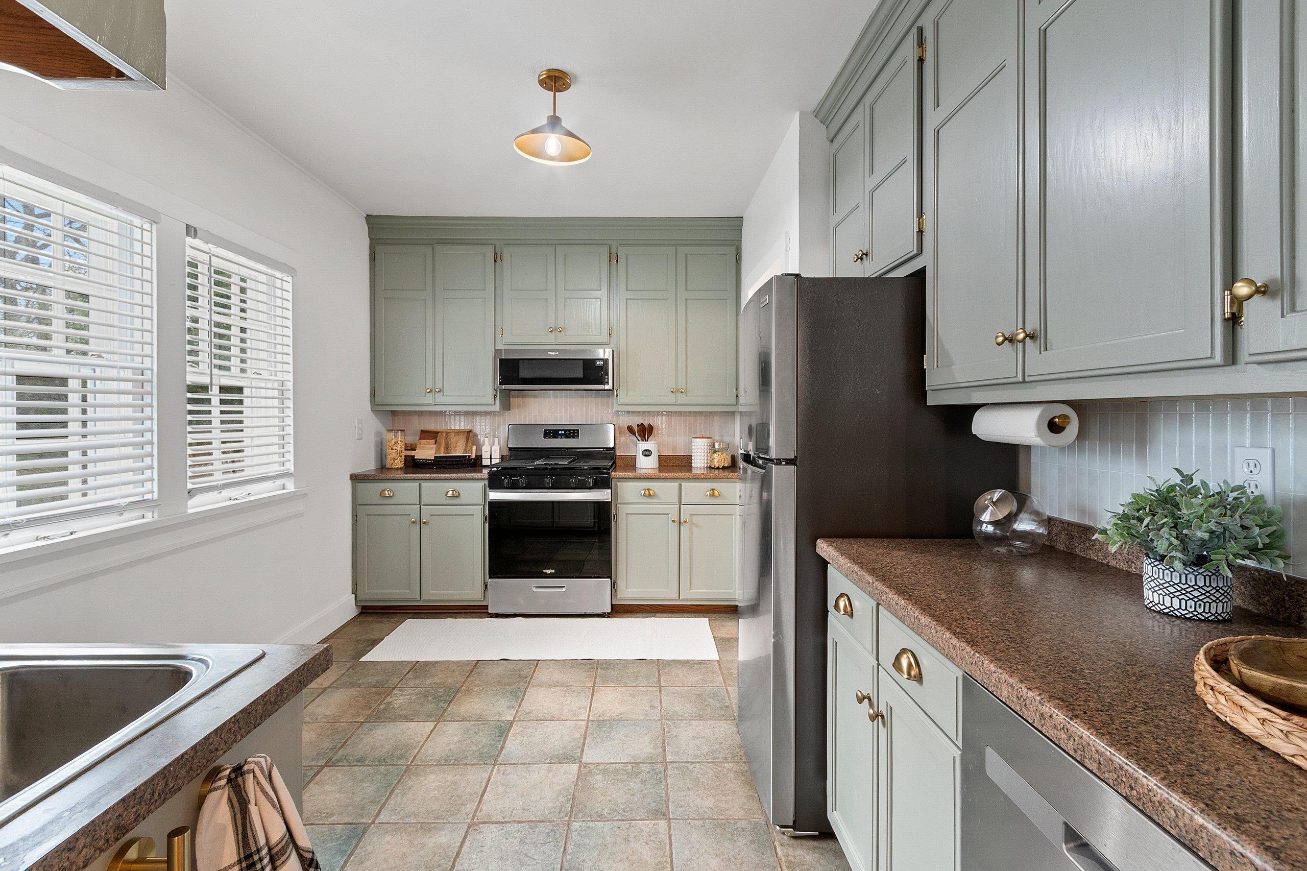 904 ALLOUEZ Terrace