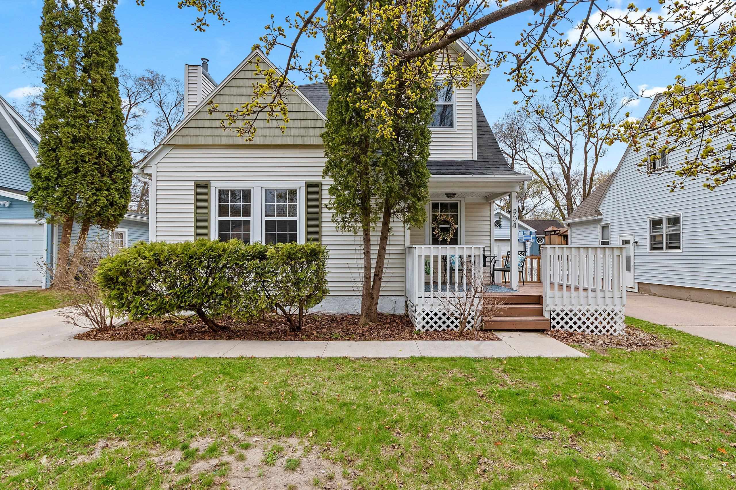 904 ALLOUEZ Terrace