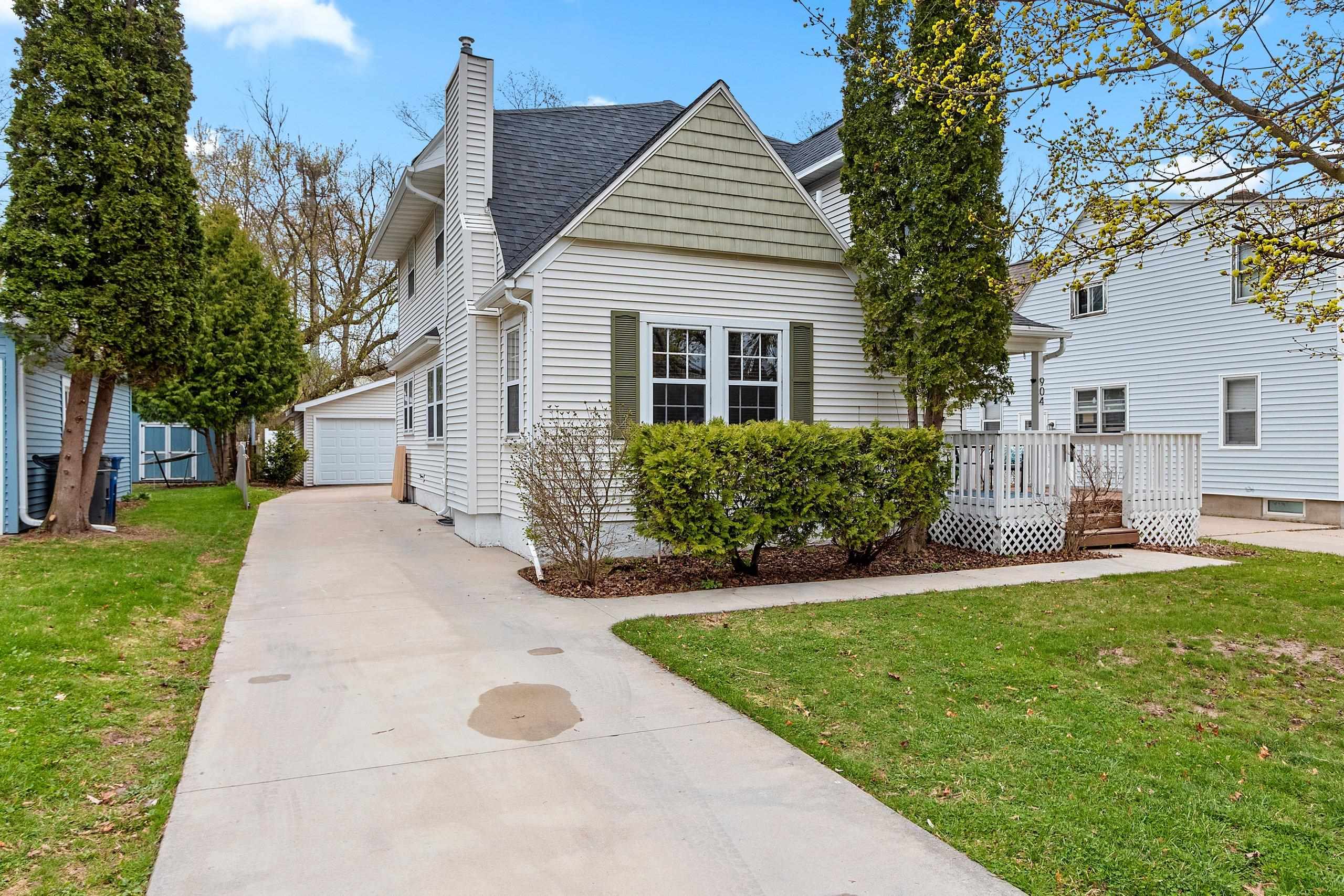 904 ALLOUEZ Terrace