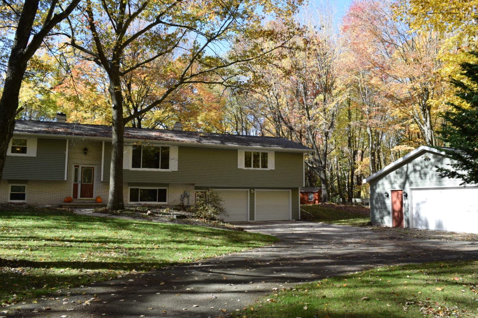 6710 GREGORY Lane