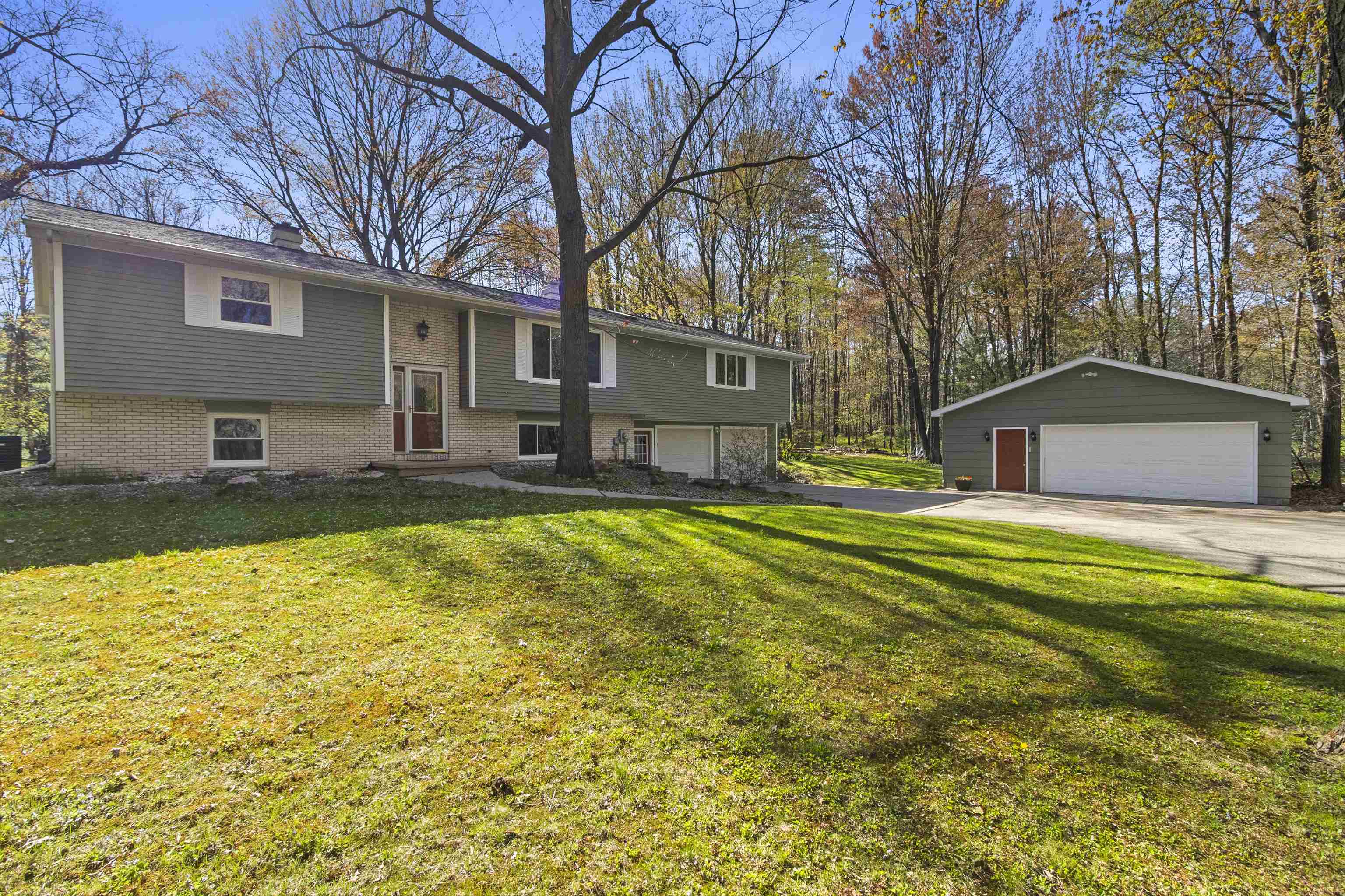 6710 GREGORY Lane