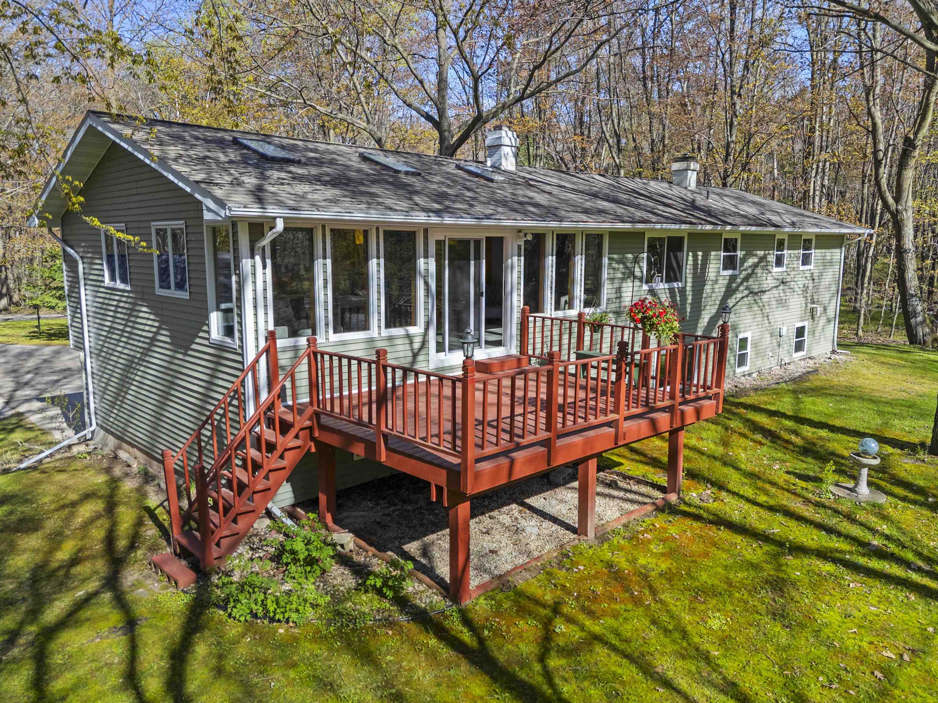 6710 GREGORY Lane