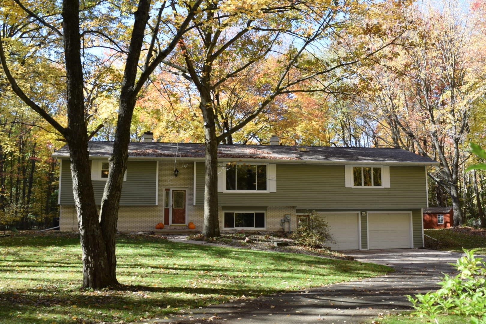 6710 GREGORY Lane