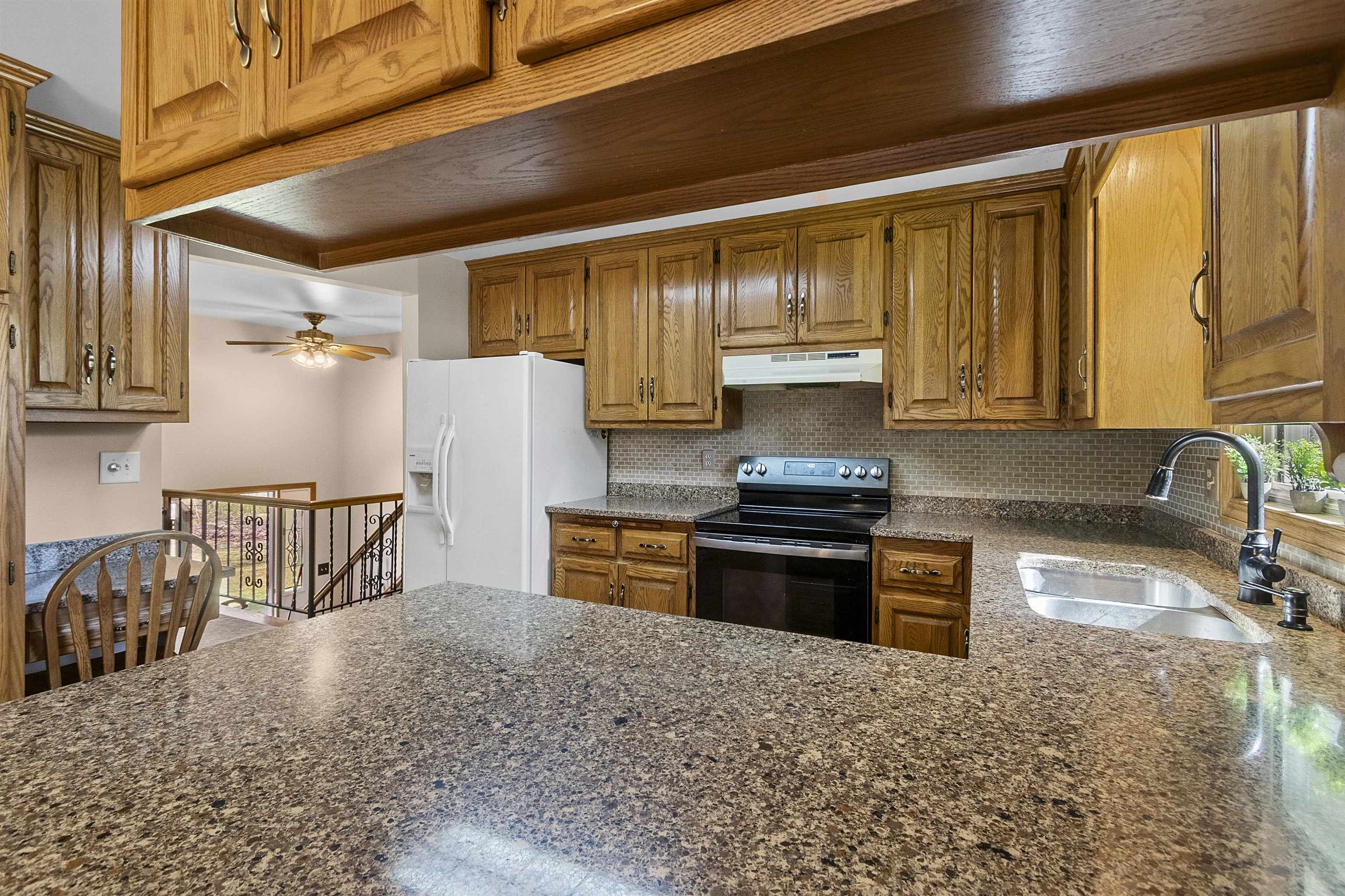 6710 GREGORY Lane