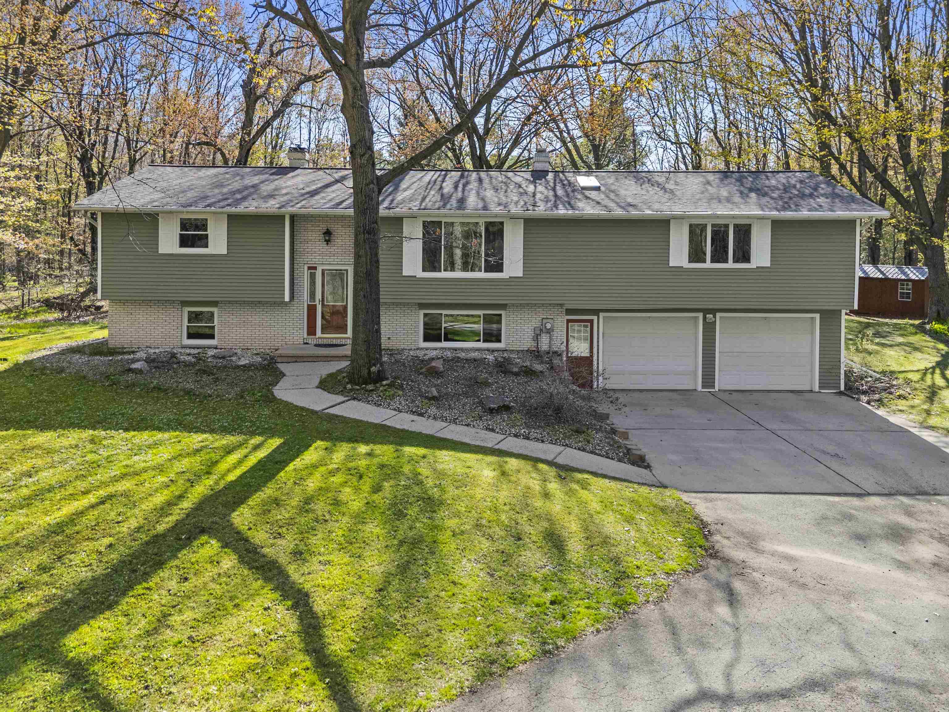 6710 GREGORY Lane